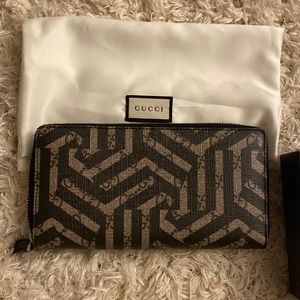 Gucci Caleido wallet